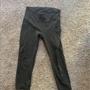Army green Lululemon crop legging